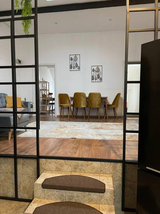 Apartament La Casa Тимишоара Экстерьер фото